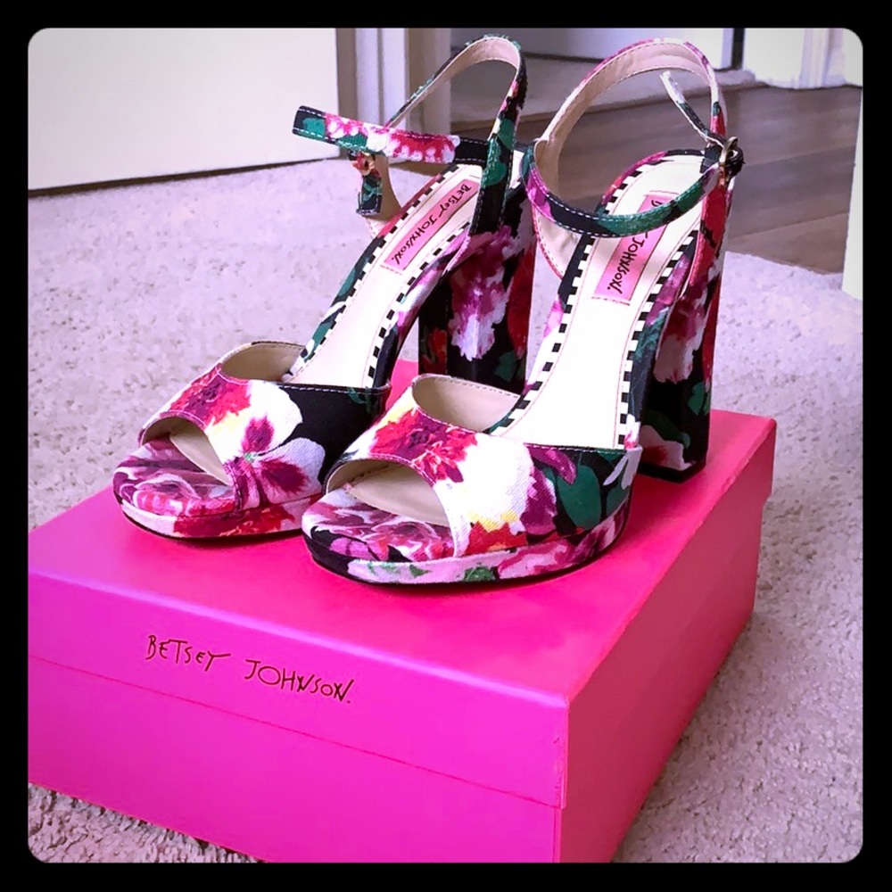 Betsey Johnson Heels!!